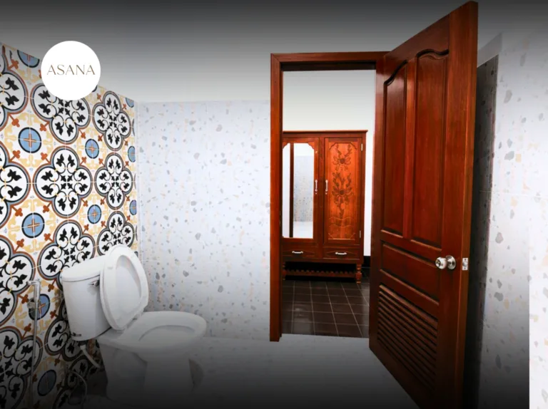 ASANA FOUR bathroom